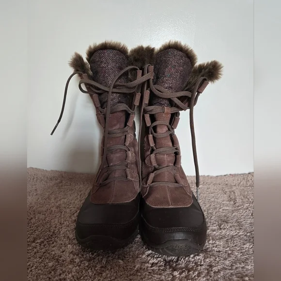 The North Face Brown Winter Boots with Fur Trim and Rubber Sole