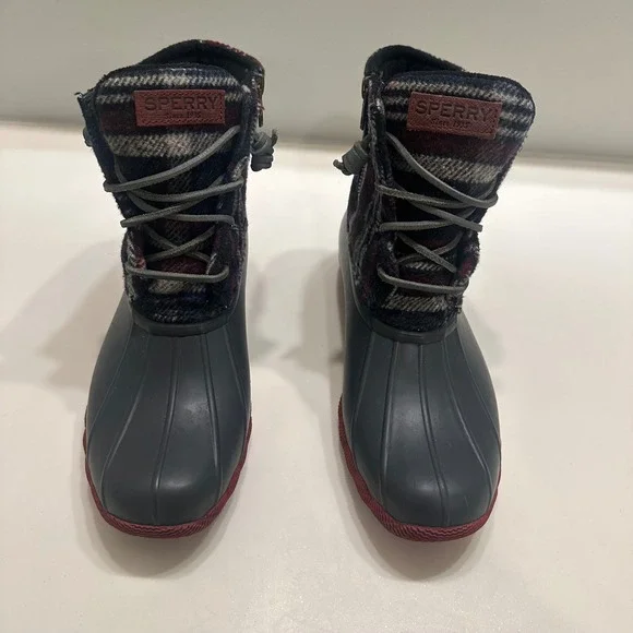 Sperry Saltwater Duck Boots Womens 8.5 Navy Red Plaid Waterproof STS99716
