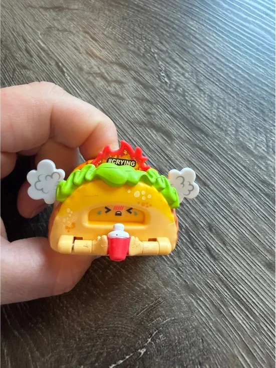 The Grossery Gang Crusty Chip Taco Interactive Figure Moose Toys #Crying