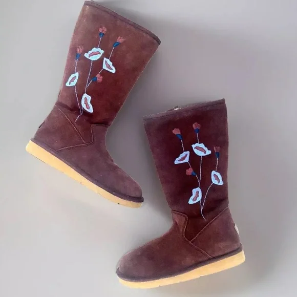 UGG *AUSTRALIA* Embroidered Floral Tall Boots‎ Purple Eggplant SZ 5 Juliette Zip