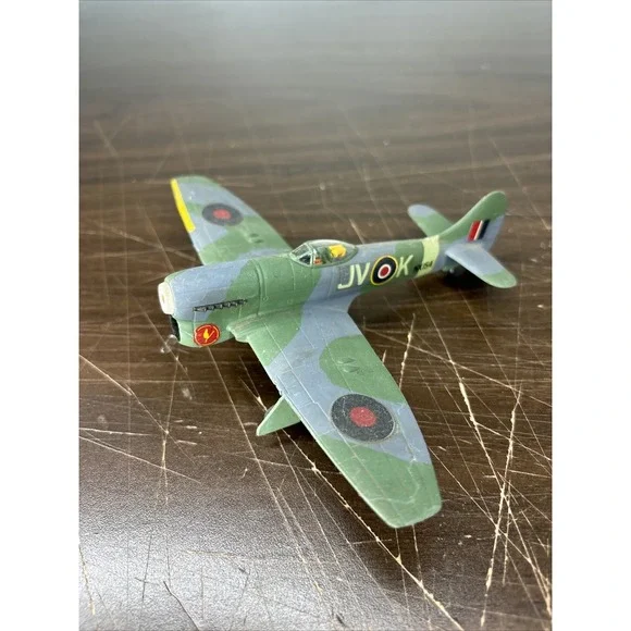 HAWKER Tempest‎ F.Mk.V RAF 1944 scale 1/72 Built Model Painted Parts