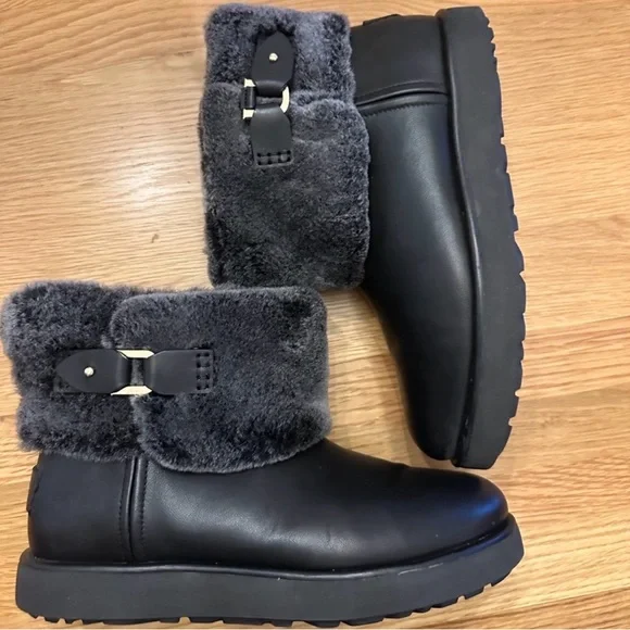 UGG Berge Mini Boots - Black, Size 7