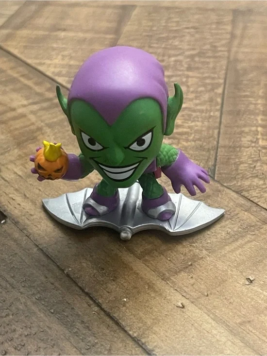 Funko Marvel Mystery Minis Classic Spider-Man Green Goblin on Glider Bobblehead