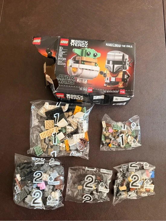 Lego BrickHeadz The Child & Mandalorian Set – Green, Tan, Black, White