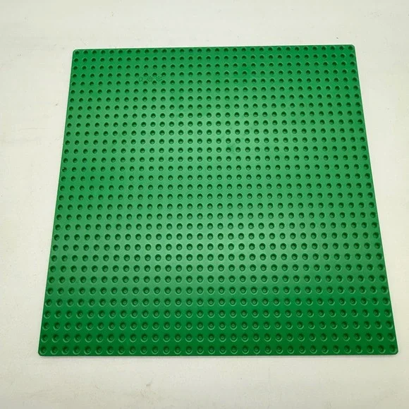 LEGO Classic Green Baseplate 10700 Building Toy 32x32‎ Studs 10x10 Inch