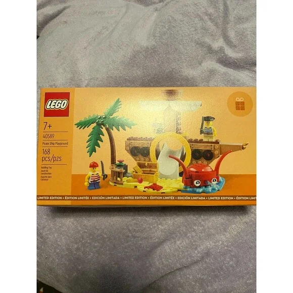 new LEGO VIP Pirate Playground - 40589 Creator Exclusive Summer 2023 649