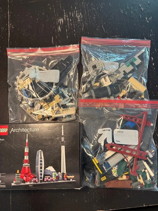Lego Architecture 4 Sets missing small parts mostly complete. As is