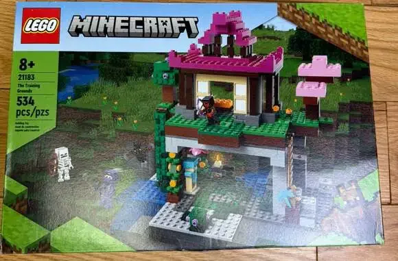 Lego Minecraft The Training Grounds 21183 New Sealed Set