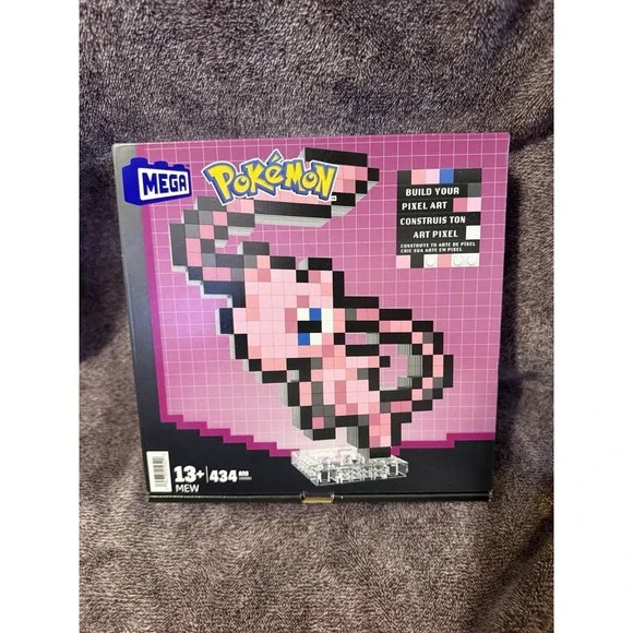 Mega Pokemon Pixel Art Mew (Brand‎ NEW)