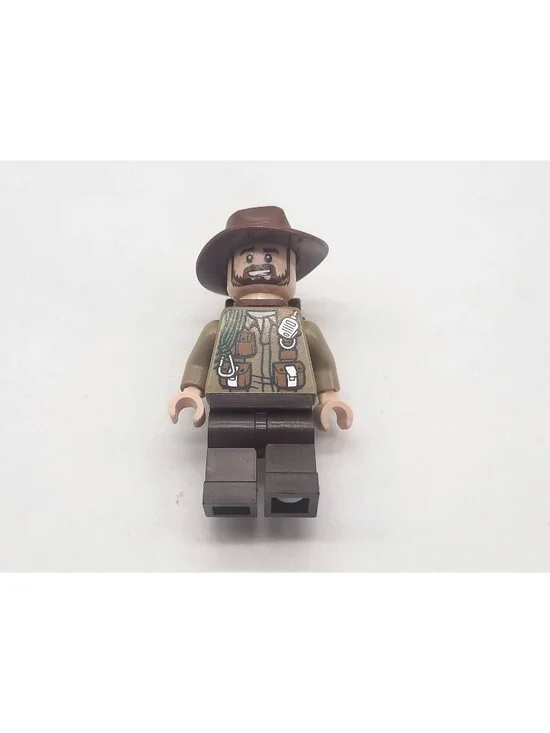 LEGO Sinjin Prescott Jurassic World Park Minifigure with Backpack, Hat