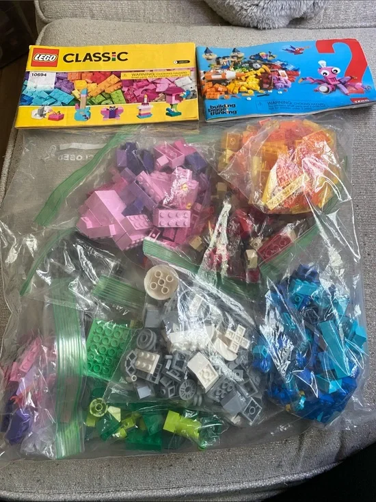 LEGO Classic - Pink, Blue, Green, Yellow, Purple Pieces