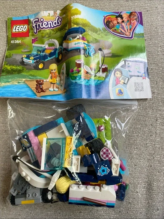 FRIENDS Blue, White and Teal Camper Surf Playset