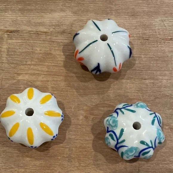 NWOT VTG Pier 1 Hand Painted Ceramic cabinet knobs drawer pulls handles (3)