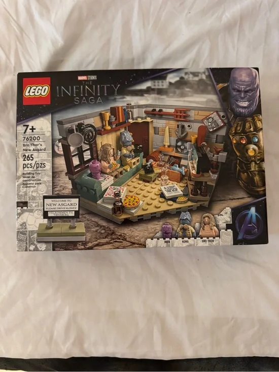 LEGO Infinity Saga Bro Thor's New Asgard Set - Tan, Green, Gray, Purple, Gold