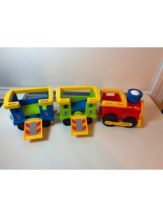 Mattel little people  2012 Plastic Toy Train Set with Two Carriages