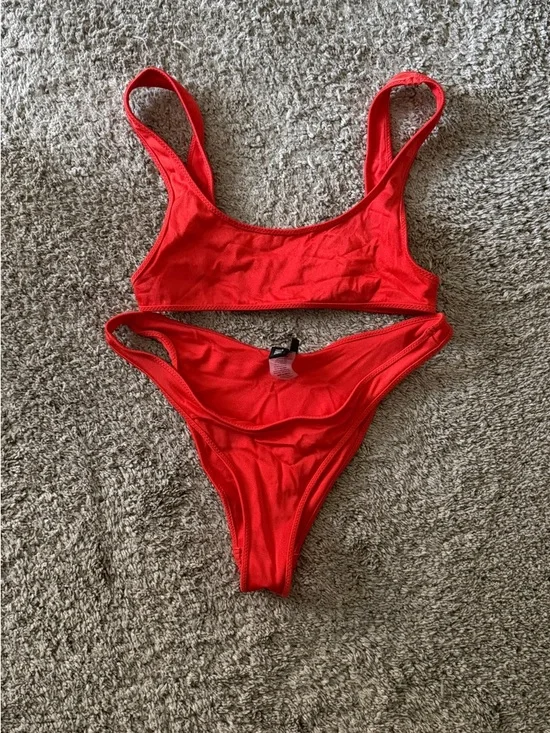 triangl swimwear Red Scoop Bikini Set