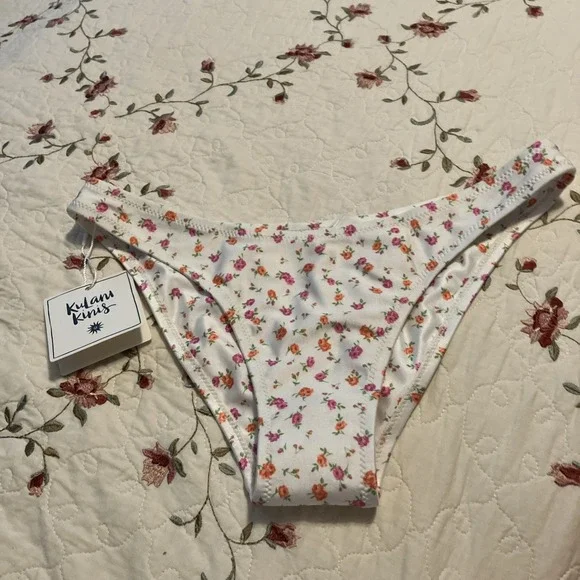 Kulani Kinis Full Coverage Bikini Bottoms White Rosi Floral Small NWT