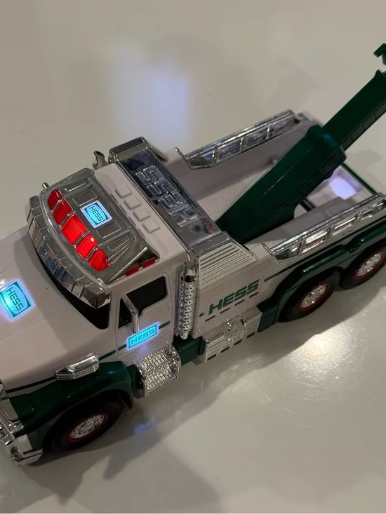 Hess 2019 Toy Tow Truck Rescue Team Lights, Motion and Sounds Works Mod Hook
