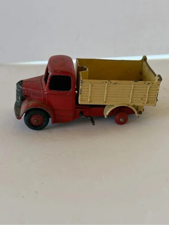 DINKY TOYS #410 BEDFORD END TIPPER DUMP TRUCK MECCANO ENGLAND. **READ****