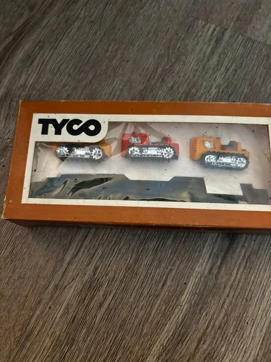 Tyco HO Skid Flat with 3 Tractors Western Maryland 351A Railroad Train display