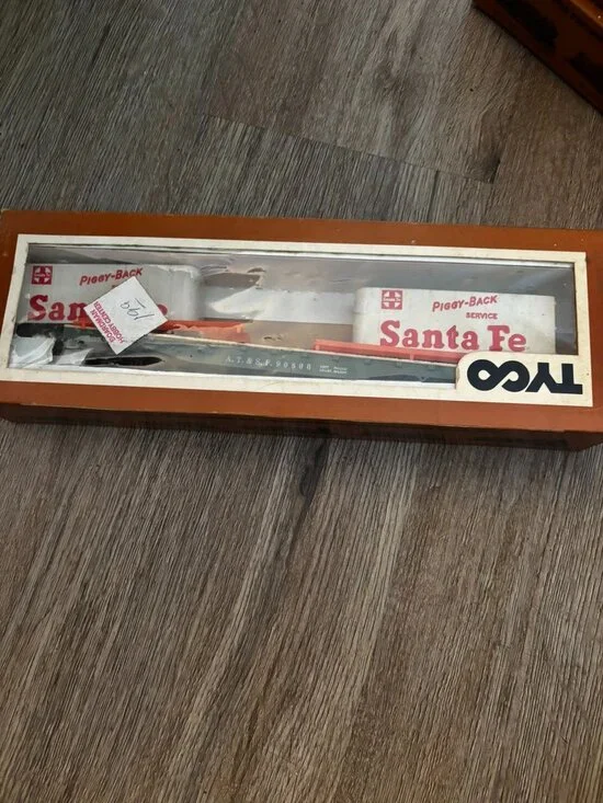 Tyco HO Piggyback Flat Car Santa Fe 354A Railroad Train display set up w/box