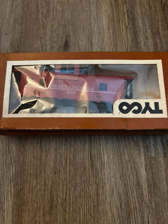 Tyco HO 40' Caboose Chattanooga 328-15 Railroad Train set up display w/box