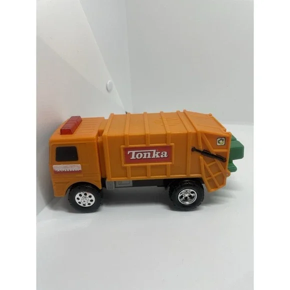Tonka (USA) Lights &‎ Sound Rear Load Garbage (Waste/Trash/Refuse) Truck