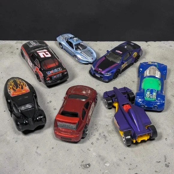 VTG Hot Wheels & Diecast‎ Lot NASCAR Mobil 1 #12 1/64 Formula 1 Sci-Fi Car 7pc
