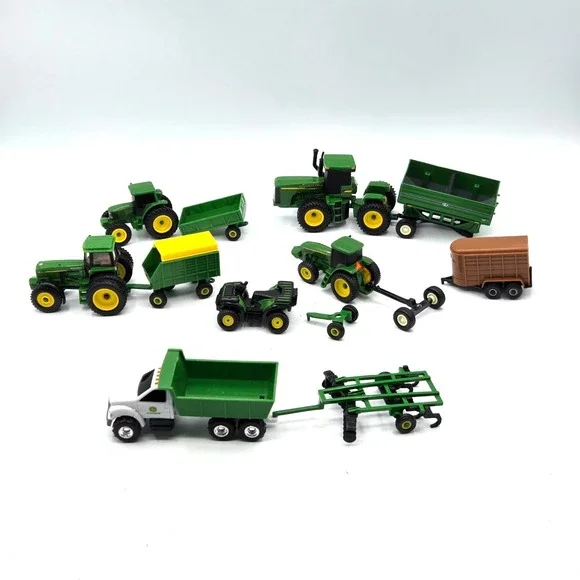 John Deere ERTL Collectible Vintage Farm Toy Tractors and‎ Implements-Lot of 13