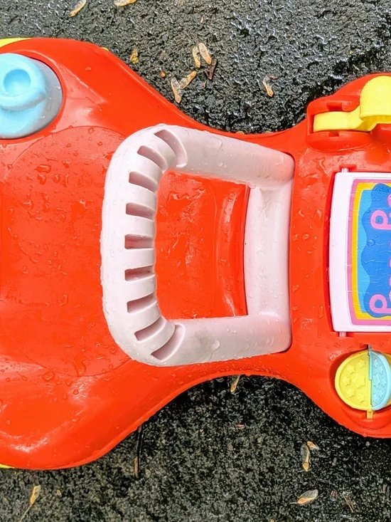 Red Kids Ride-On Toy with White Handle Peppa Pig 🐷