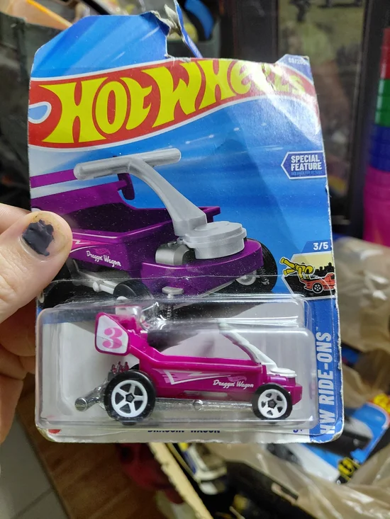 Hot Wheels Draggin' Wagon from the 2025 HW Ride-Ons series (number 68/250, 3/5),