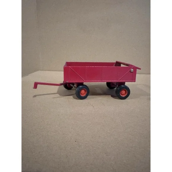 Small Ertl Diecast Red Farm Wagon 4.5