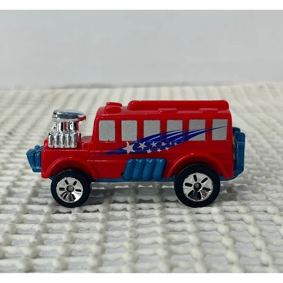 Skool Bust‎ Maisto Speed Wheels Series XIII Die Cast Vehicle Red blue