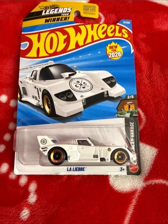 Hot Wheels La Liebre White Die-Cast Race Car