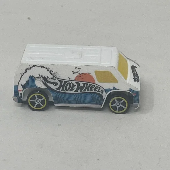 Hot Wheels Super Van White Surf Wave Sunset Graphics Diecast Toy Car 1.5 Inch
