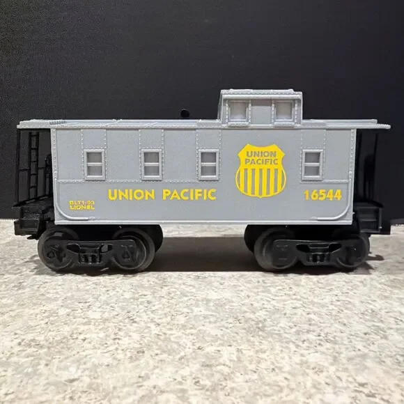 Lionel Modern Era No. 16544 Union Pacific Caboose