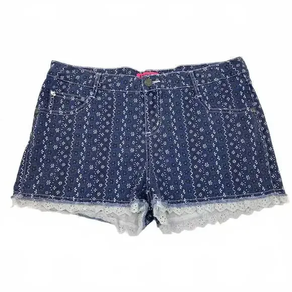 Betsey Johnson Dark Wash Paisley Lace Trim Jean Shorts | Size 12