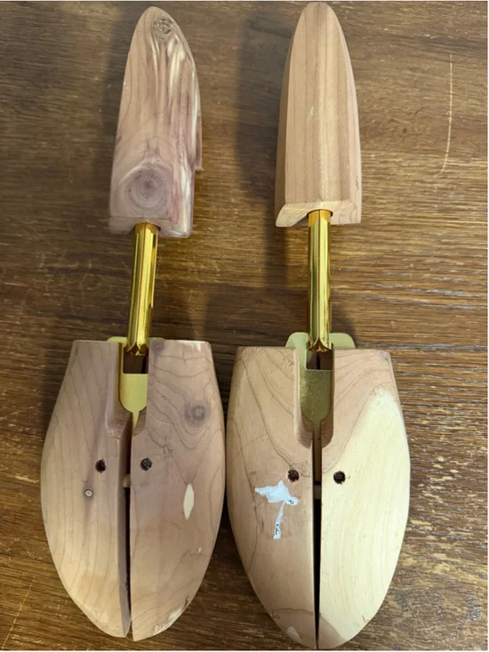 Moneysworth & Best Aromatic Cedar Shoe Trees Large Split Toe Adjustable Brass Pa