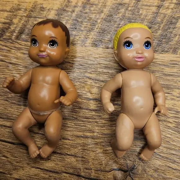 Barbie Mattel Brown hair eye Blonde blue eye babies infant dollhouse toy