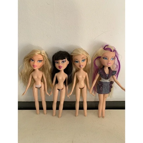Bratz Doll Lot Of 4 Dolls Cloe And Jade