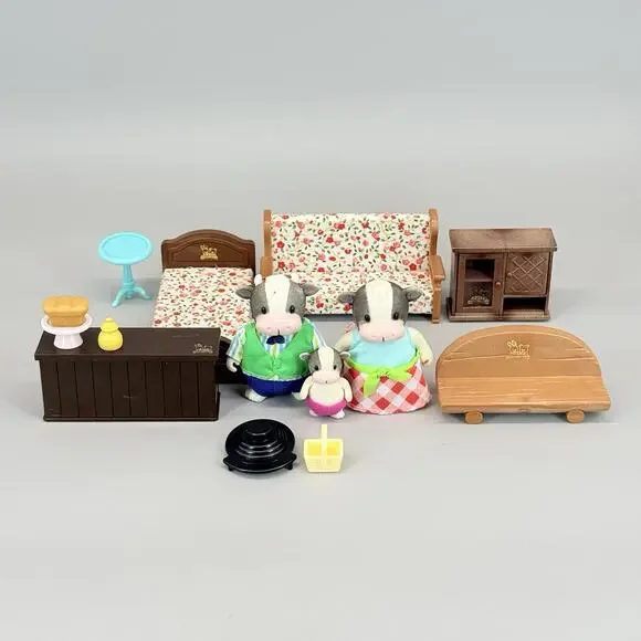 Bandai Lil Woodzeez Maple Town Story Dollhouse Furniture & Cow Family Mixed Lot