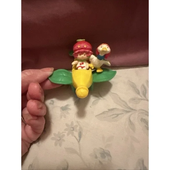 Strawberry Shortcake Cherry Cuddler Gooseberry Flying Airplane PVC Deluxe Rare