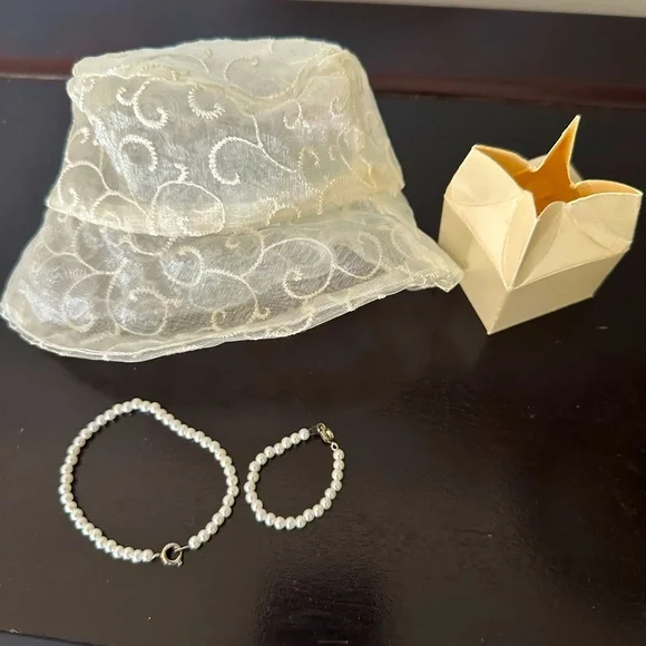 Retired American Girl White Lace Garden Hat with Pearl Necklace & Bracelet VGUC