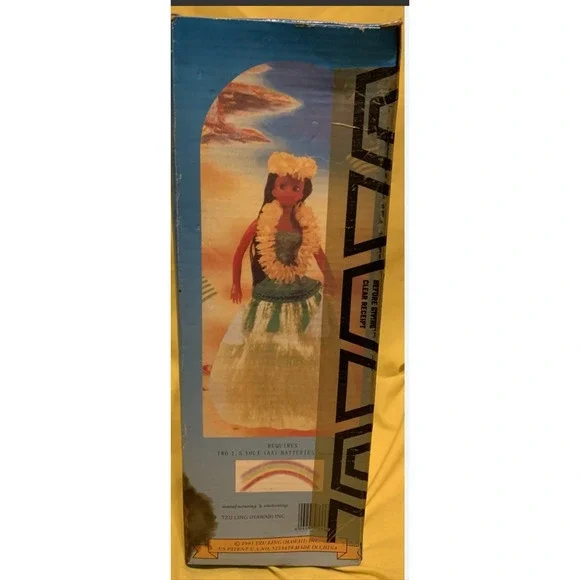 Vintage Pearly Shells Walking Dancing Hula Doll 1993 In box‎