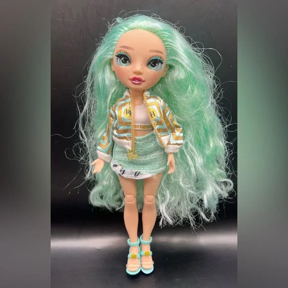 Rainbow High-‎ Fashionable Doll with Green Outfit
