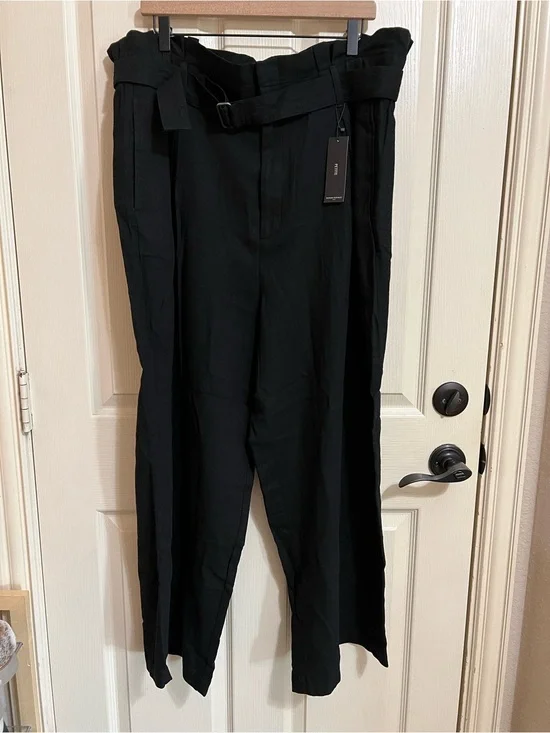 Banana Republic Black Linen Wide-Leg Paperbag Pants.