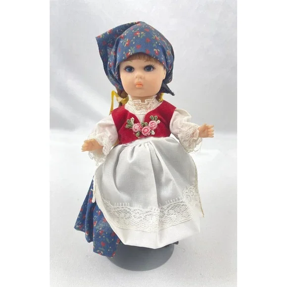 Vogue Doll Ginny‎ 1977 Austrian Doll Blue Floral Dress Red Vest