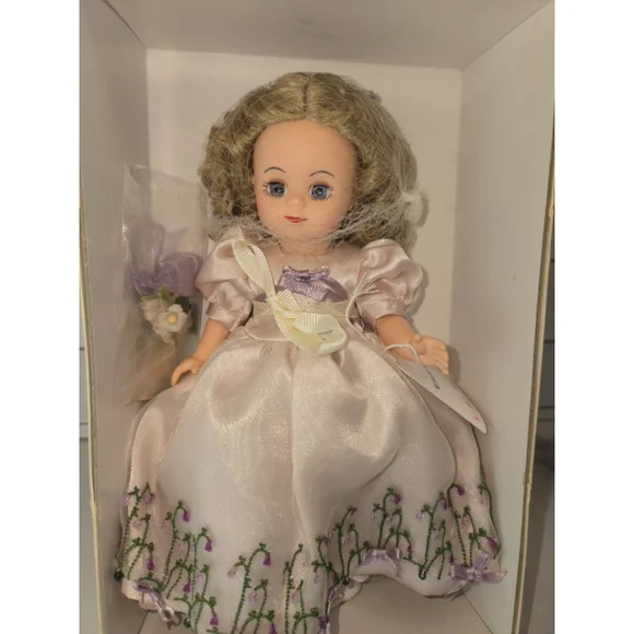Madame Alexander Wisteria Flower Girl Doll – 8” – 2000 –‎ NRFB– #30370 – Org Box