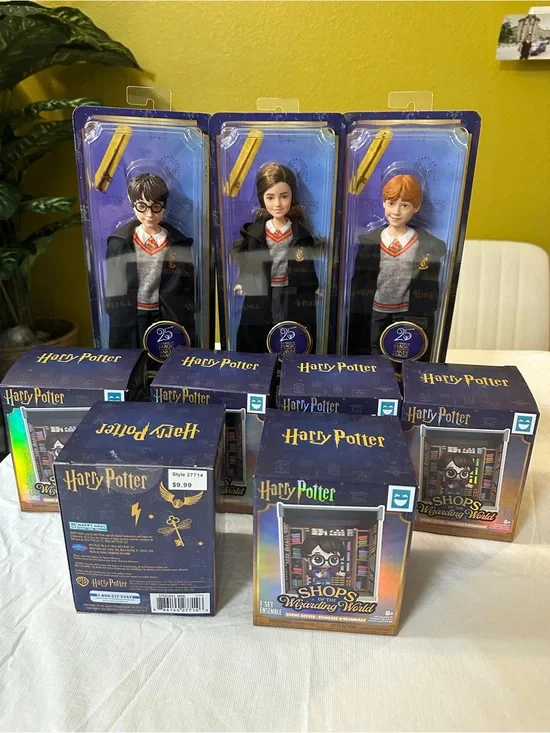 3 Harry Potter Doll , 6 mystery Harry  Potter ensemble