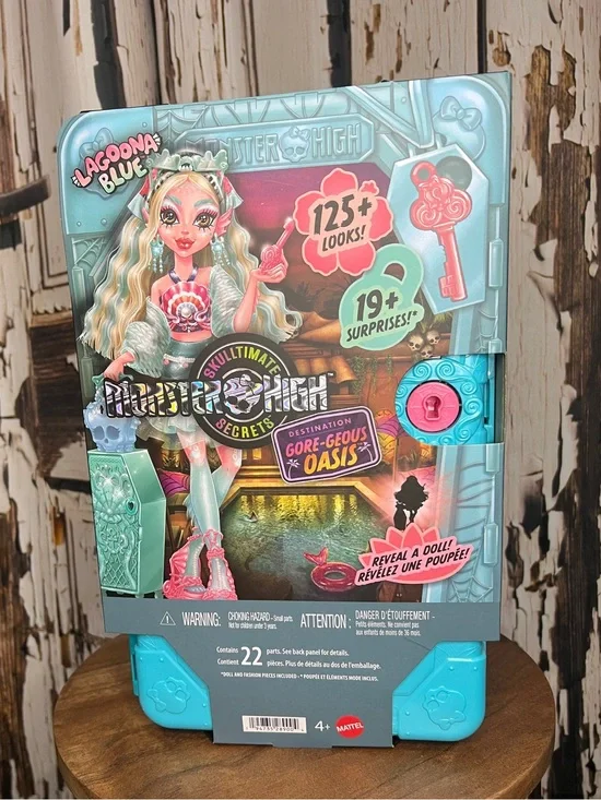 Monster High NIB Skulltimate Secrets Doll - Lagoon Blue
